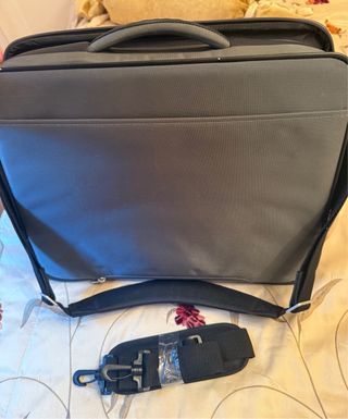 Maletín portátil Samsonite gris