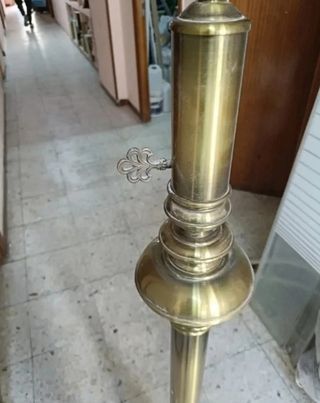 Lampara pie dorada bronce