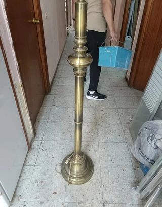 Lampara pie dorada bronce