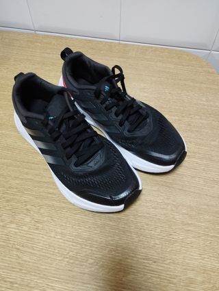 Zapatillas Adidas T-45,5 buen estado 