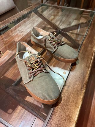 Zapatillas Pompei verde oliva usadas