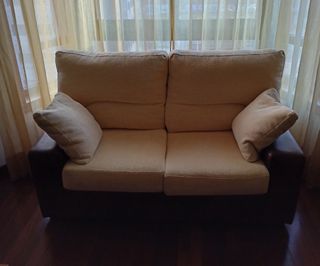 Sofá 2 plazas beige y marrón