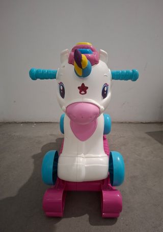 Correpasillos balancín unicornio Clementoni