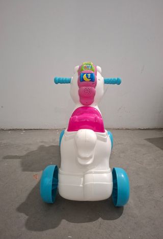 Correpasillos balancín unicornio Clementoni