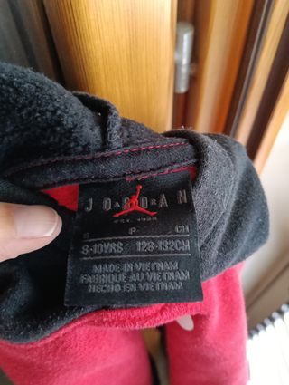 Felpa Jordan bimbo rossa-nera taglia 128/132 cm