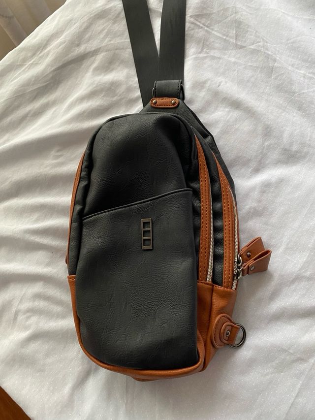 Bolso bandolera negro y marrón