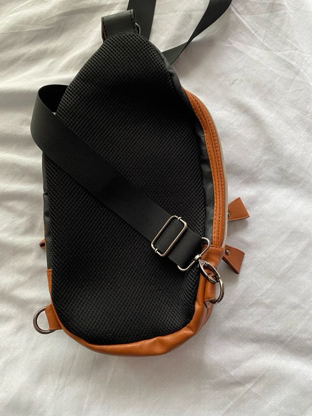 Bolso bandolera negro y marrón