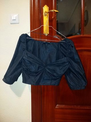 Top Zara negro fruncido, mangas abullonadas