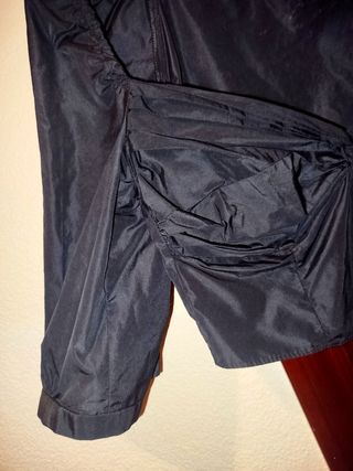 Top Zara negro fruncido, mangas abullonadas
