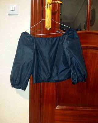 Top Zara negro fruncido, mangas abullonadas