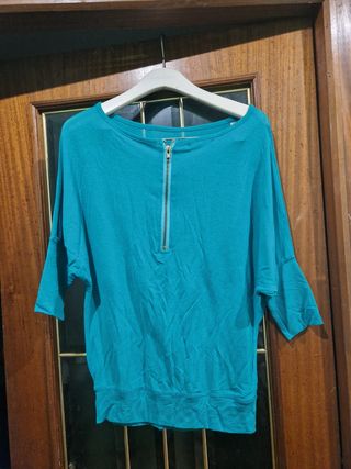 Diferentes Jerseys y camisetas tallas M
