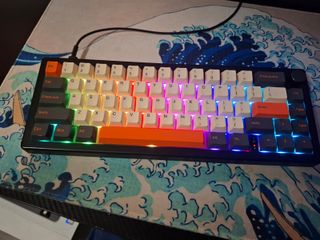 Teclado Mecánico GMK67 Custom con Keycaps AKKO PBT