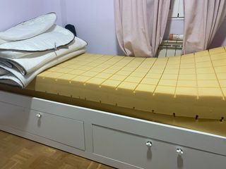Cama Ikea con cajones