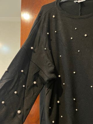 Jersey negro con perlas