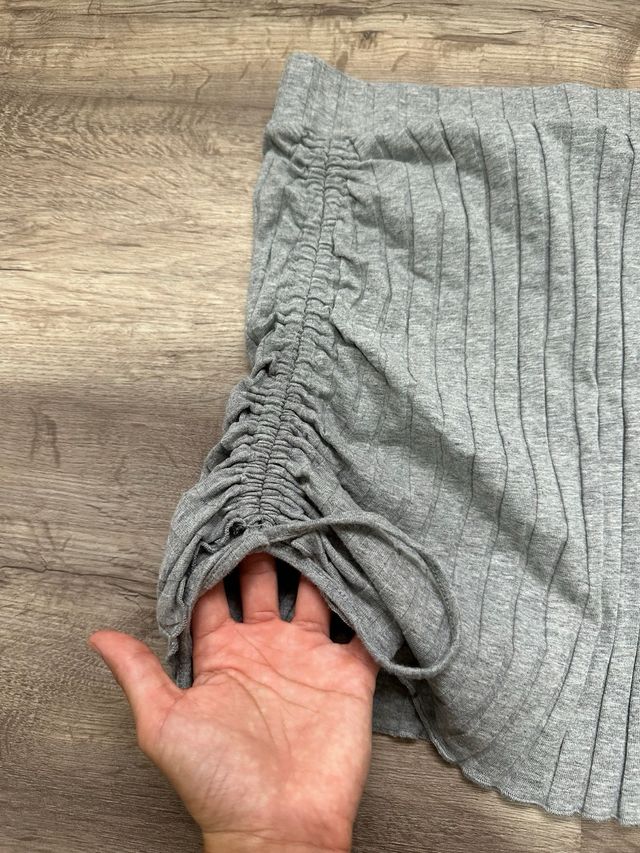 Falda Gris elástica talla M