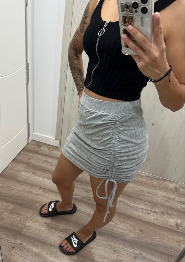 Falda Gris elástica talla M
