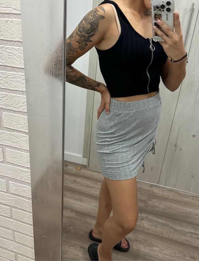 Falda Gris elástica talla M