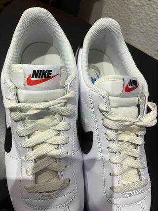 Zapatillas Nike Cortez blancas negras y azules