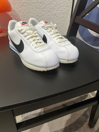 Zapatillas Nike Cortez blancas negras y azules