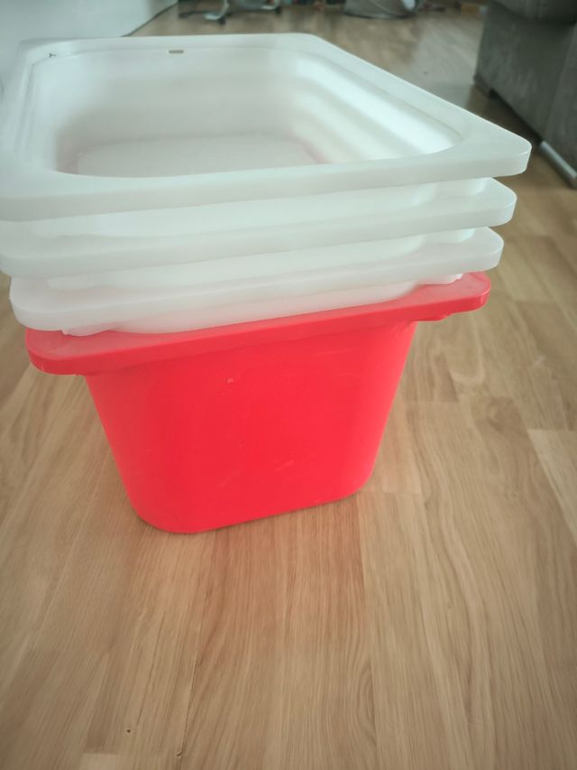 Cajas almacenaje Ikea - rojas y blancas