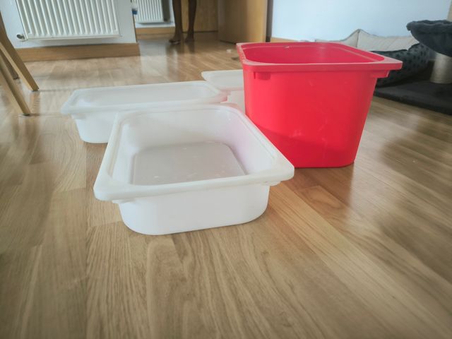 Cajas almacenaje Ikea - rojas y blancas