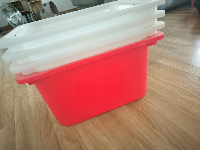 Cajas almacenaje Ikea - rojas y blancas