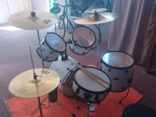 Batería Meinl HCS - Poco Uso