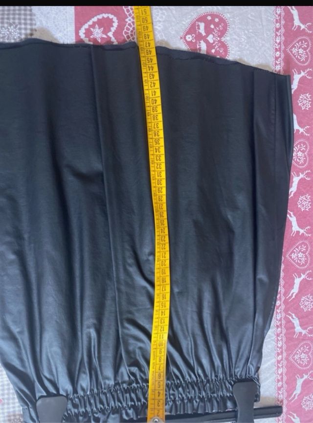 Gonna nera corta in ecopelle