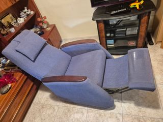 Sofá cama  2 plazas y sillon reclinable.
