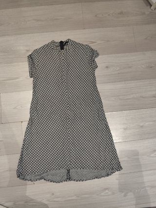 Vestido curto estampado P&B