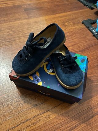 Zapatos niño azul marino nuevos
