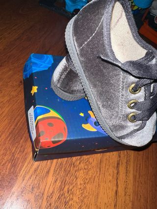 Zapatos terciopelo gris oscuro
