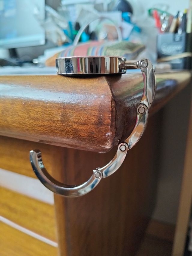 Cuelgabolsos plegable rosa