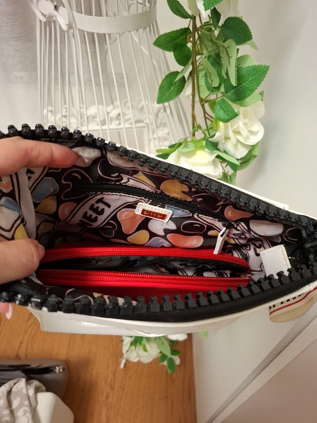 Borsa Carpisa a mano bianca e rossa