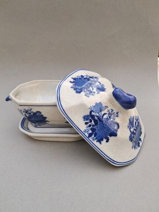 Blea portons. Bombonera porcelana china.