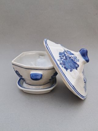 Blea portons. Bombonera porcelana china.