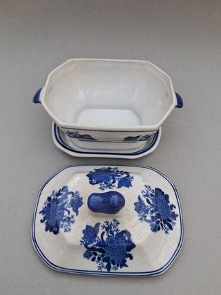 Blea portons. Bombonera porcelana china.