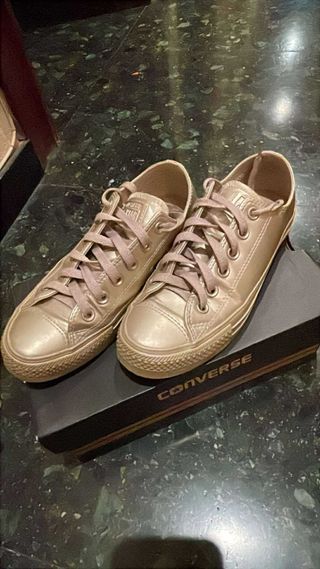 Converse dorados