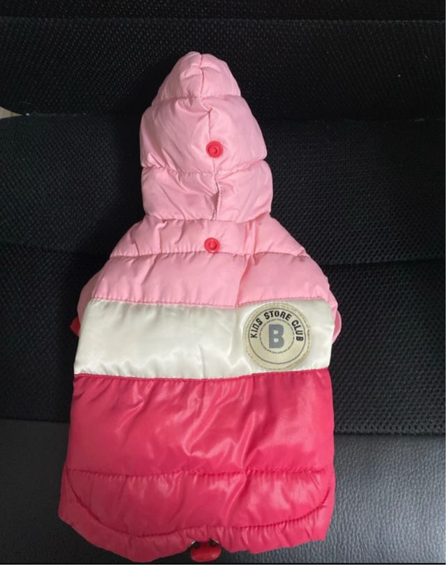 Piumino rosa e rosso per cani