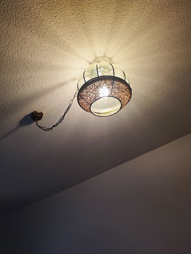 Lámpara colgante de mimbre