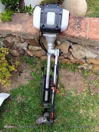 Motor fueraborda muy poco uso