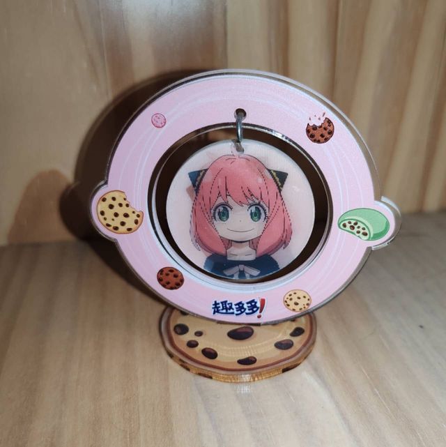 Figura Acrílica Anya Forger