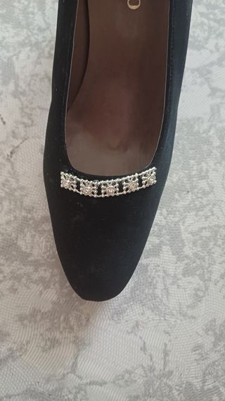 Zapatos negros tacón bajo