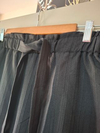 Pantalón negro ancho otoño