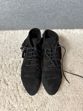 Botines piel vuelta Bimba y Lola negros -talla 40