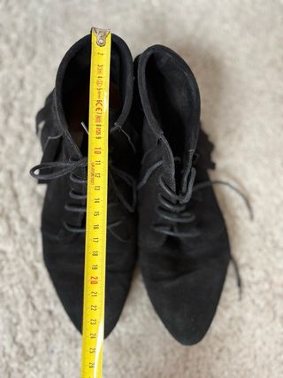 Botines piel vuelta Bimba y Lola negros -talla 40