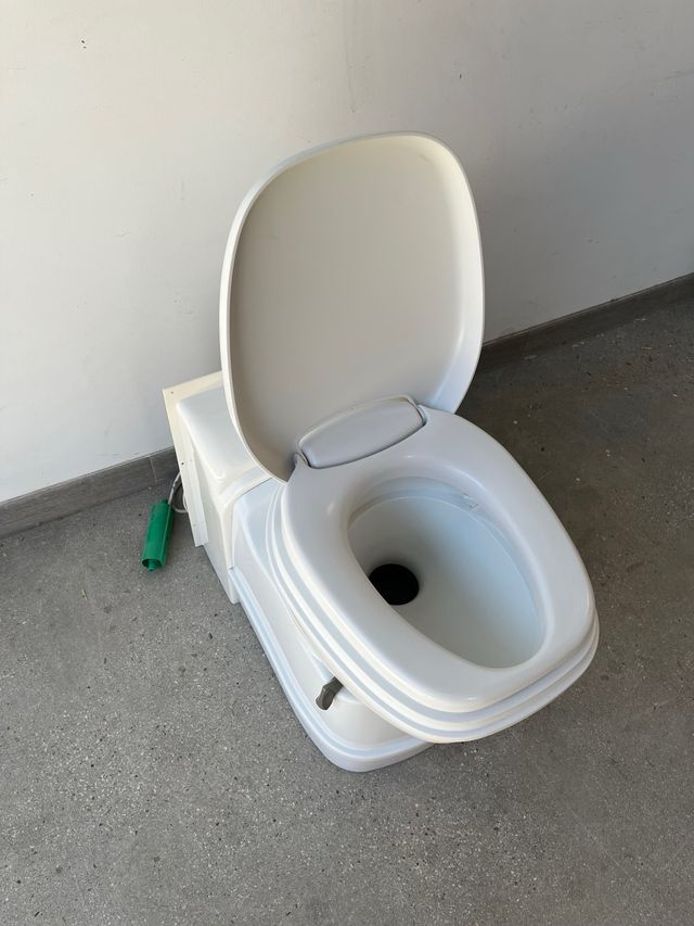 WC portátil Thetford C200S. 12V. (679 685 019)