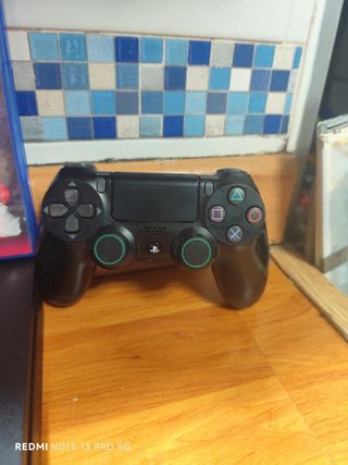 PS4 Slim 500GB + 2 juegos +Mando