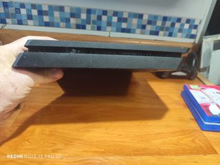 PS4 Slim 500GB + 2 juegos +Mando
