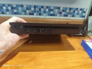 PS4 Slim 500GB + 2 juegos +Mando